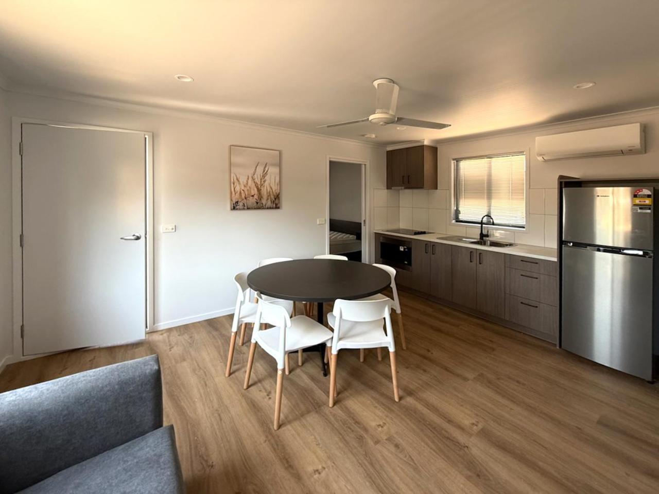 Big4 Traralgon Park Lane Holiday Park Buitenkant foto