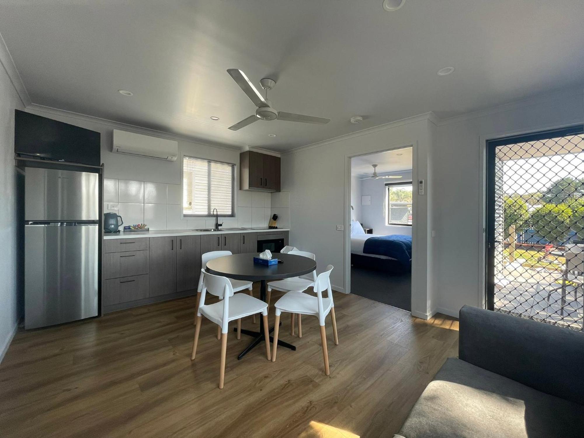 Big4 Traralgon Park Lane Holiday Park Buitenkant foto