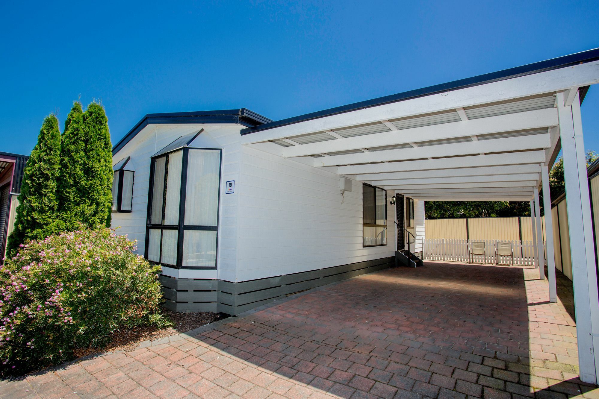 Big4 Traralgon Park Lane Holiday Park Buitenkant foto